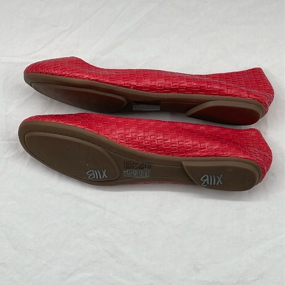 NWOB. Lulus GoMax 8.5 Sienna 22X Red Basketweave Ballet Flats. - Picture 12 of 15
